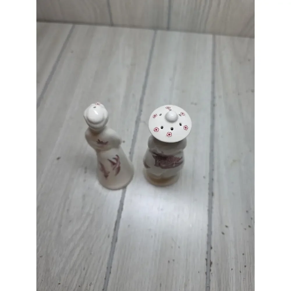 Churchill Of England Pink Willow Rosa Salt And Pepper Shaker Set